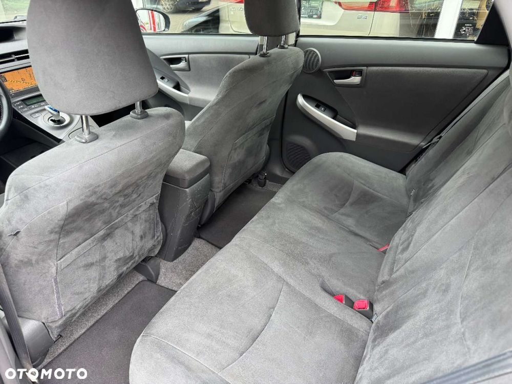 Toyota Prius 1.8 HSD Life - 23
