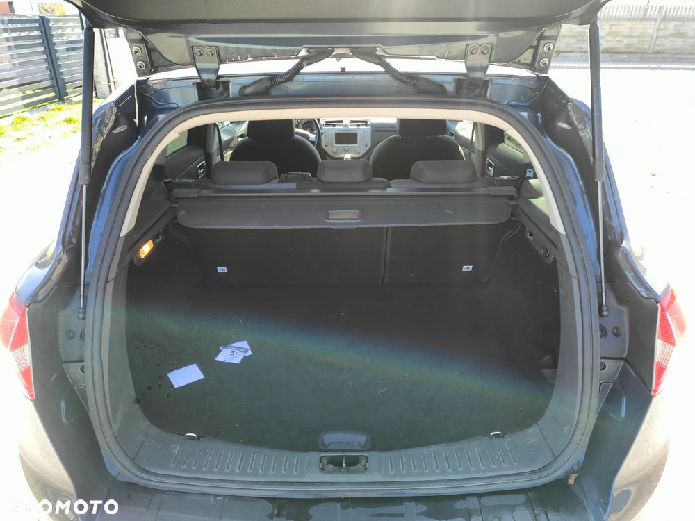 Ford Kuga 2.0 TDCi 2x4 Titanium - 16