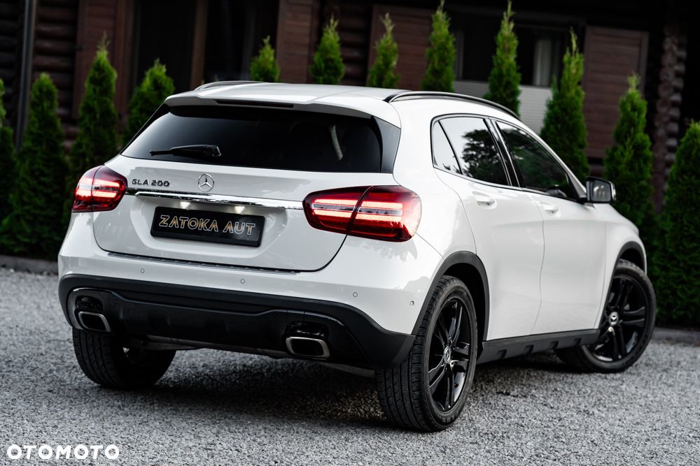 Mercedes-Benz GLA 200 7G-DCT - 13