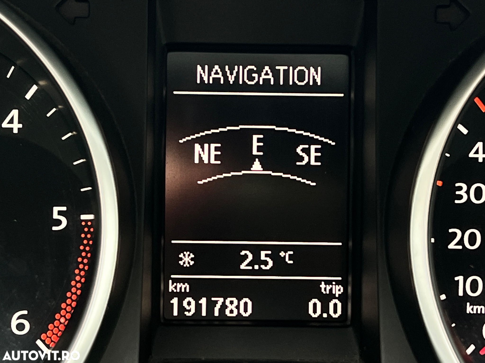Volkswagen Golf 2.0 TDI BlueMotion Technology Highline - 34