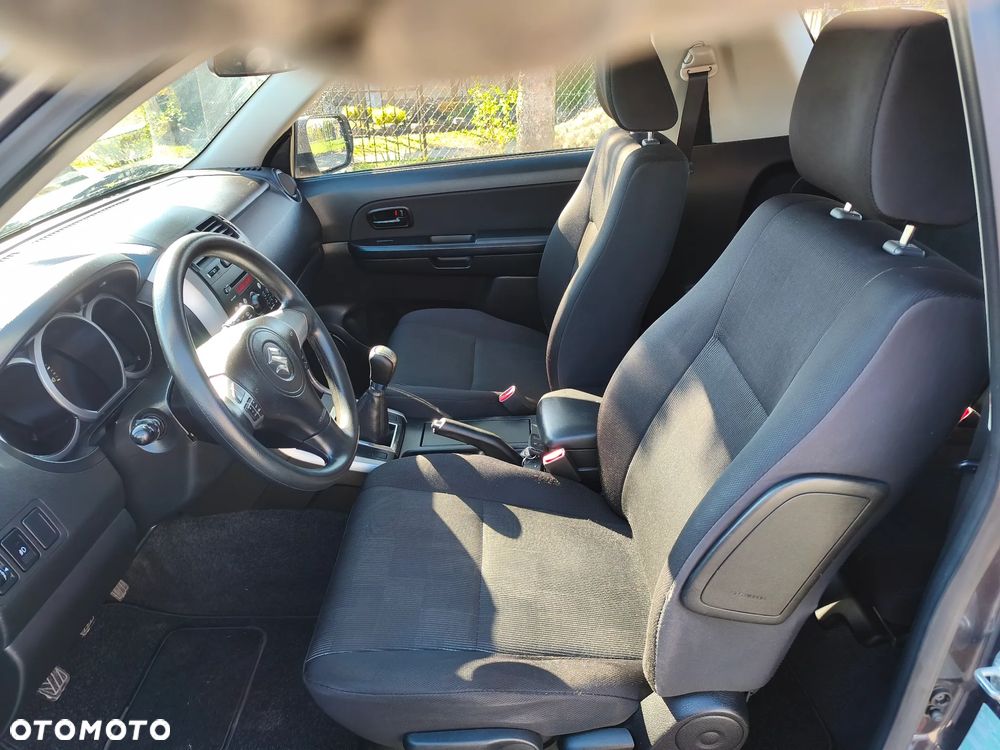 Suzuki Grand Vitara 1.6 - 10