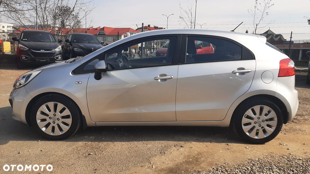 Kia Rio 1.2 Attract - 5
