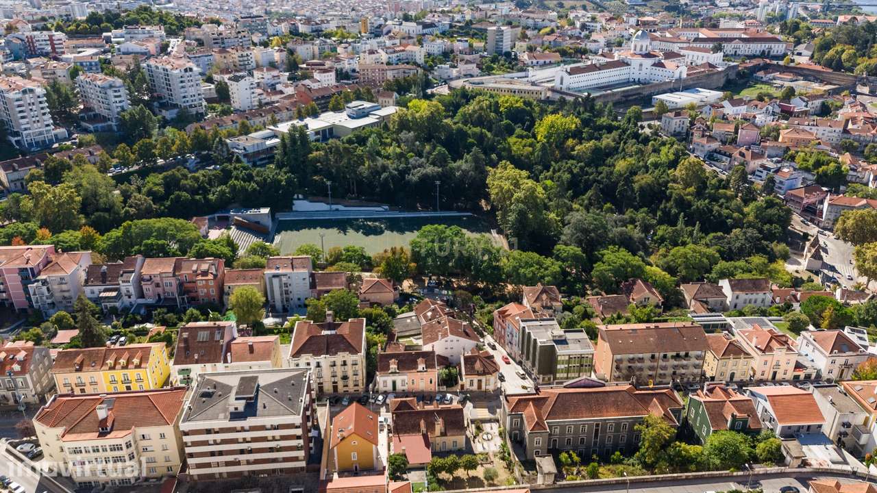 T6 com terraço de 150 m² em Celas - Grande imagem: 3/26