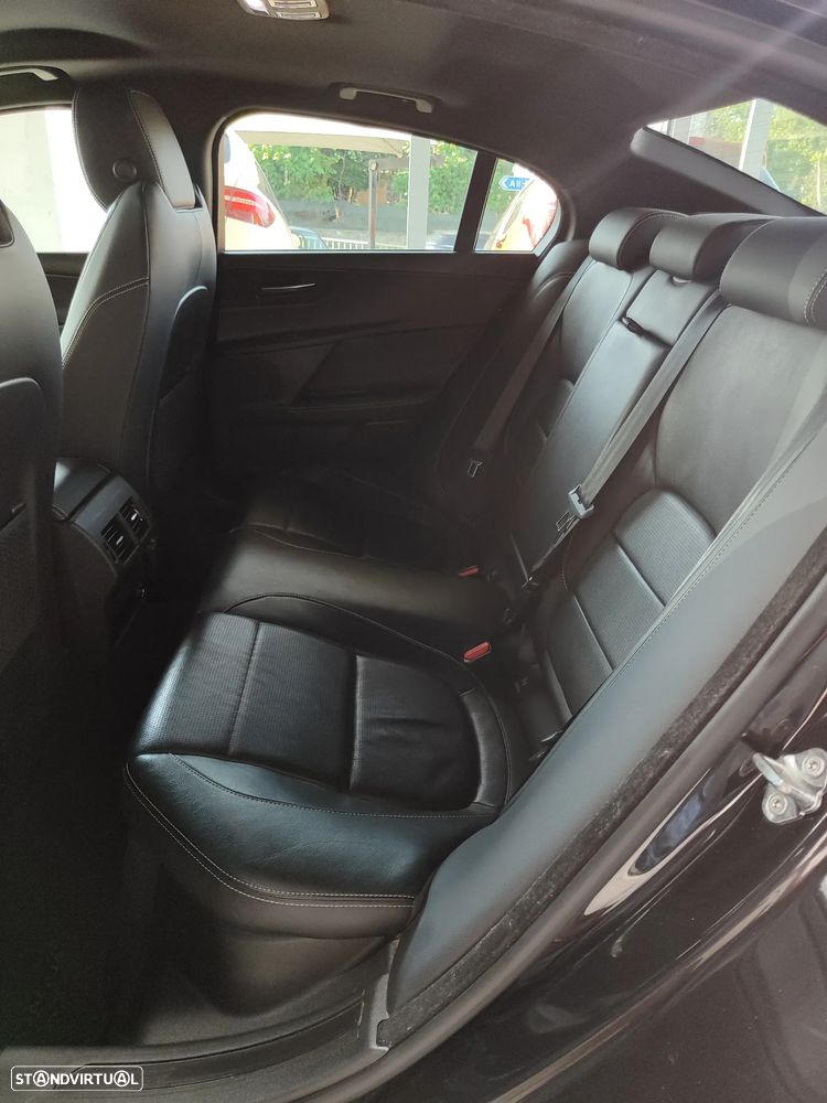 Jaguar XE - 14