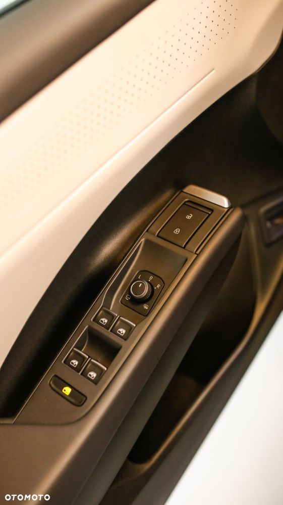 Volkswagen T-Roc - 26