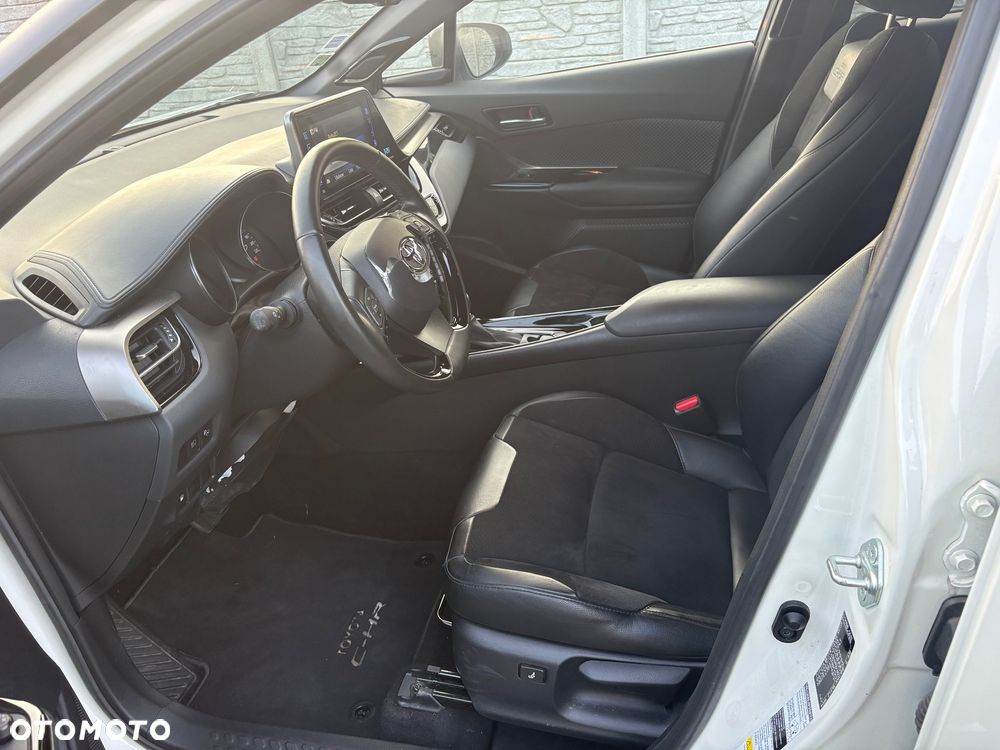 Toyota C-HR Style Selection - 14