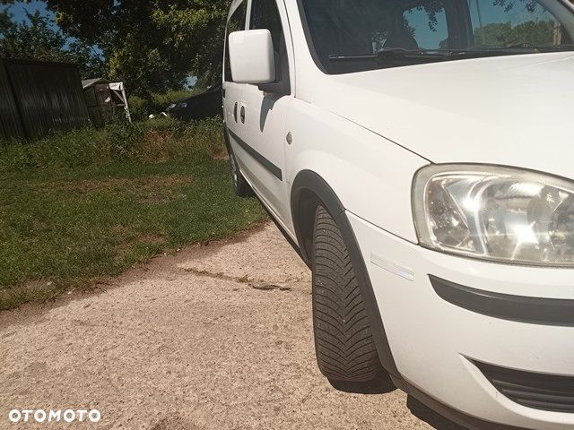 Opel Combo Tour - 11