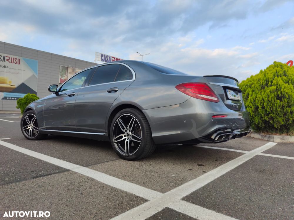 Mercedes-Benz E 220 d 4Matic 9G-TRONIC - 3