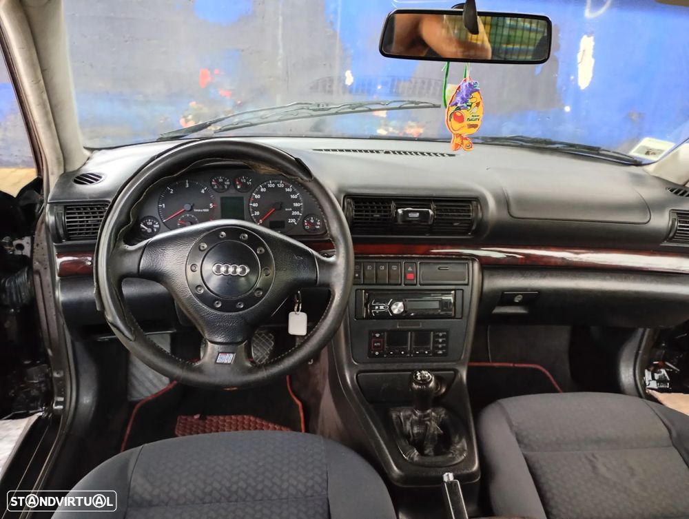 Audi A4 Avant 1.9 TDI Attraction - 5