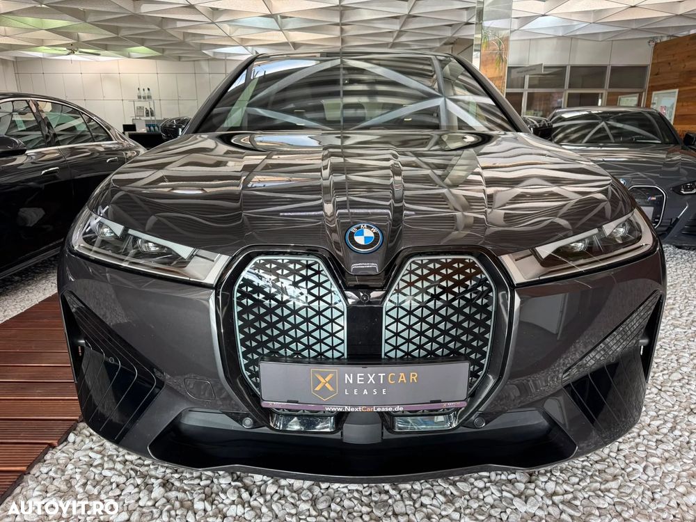 BMW iX - 3