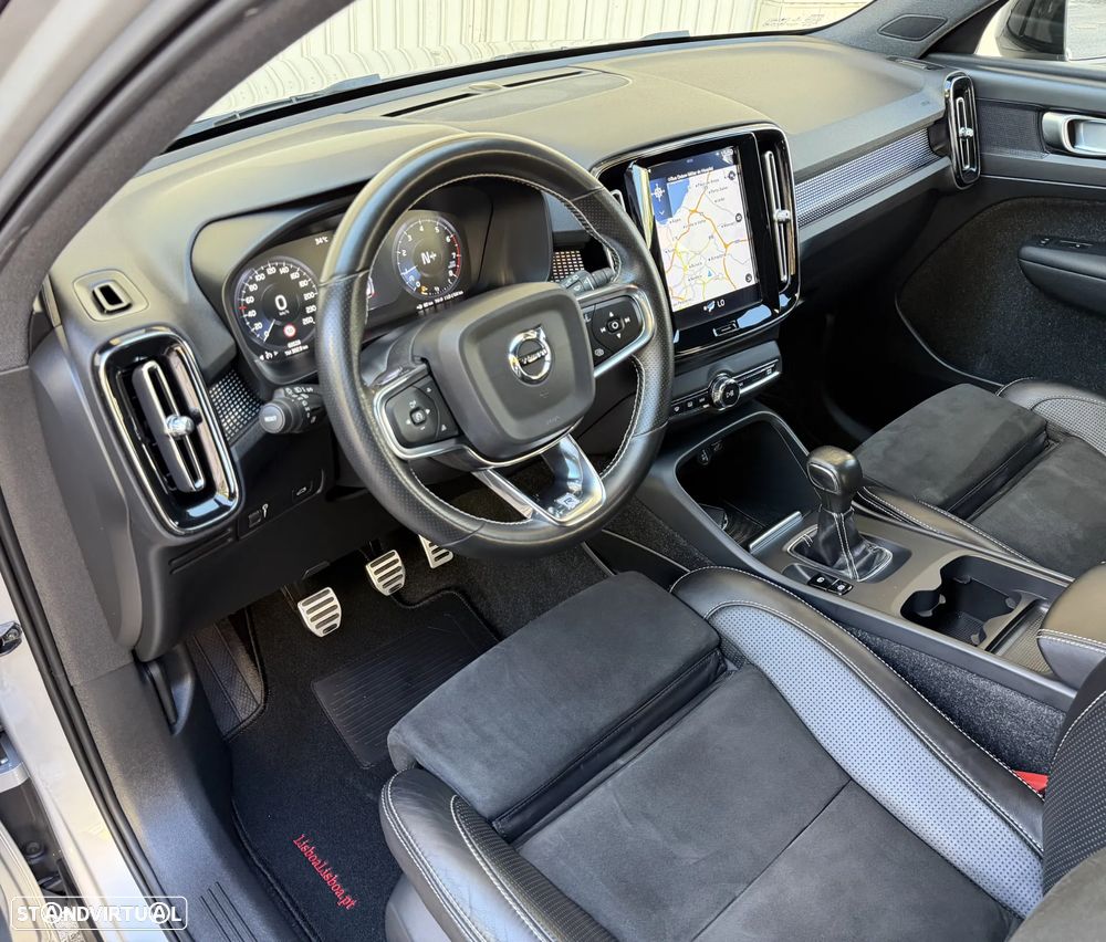 Volvo XC 40 1.5 T3 R-Design Tech Edition - 15
