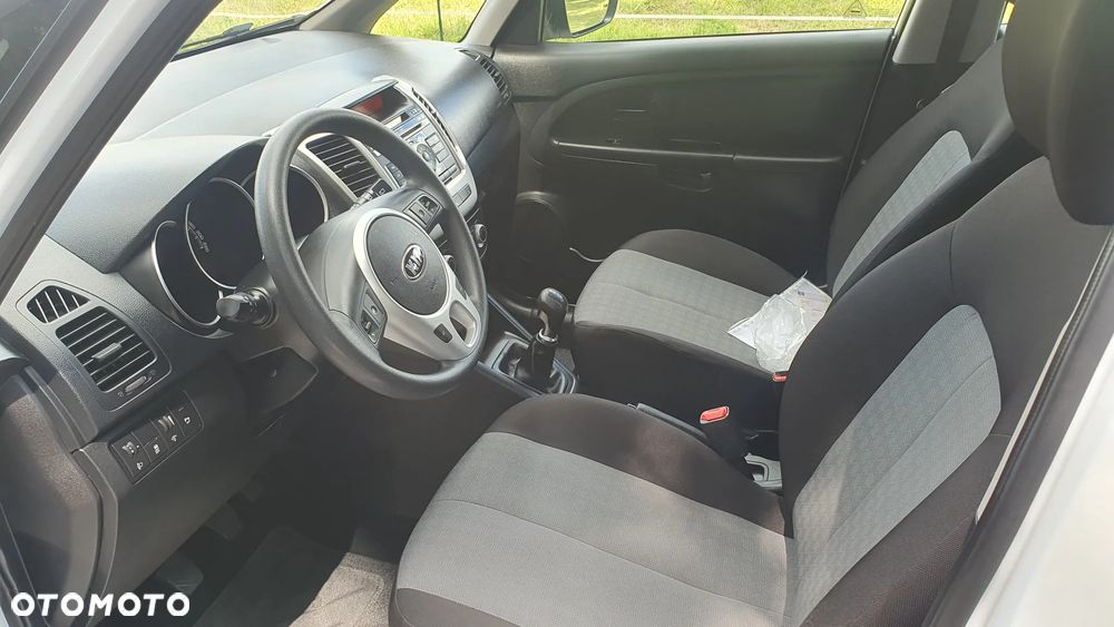 Kia Venga 1.4 CVVT Spirit - 10