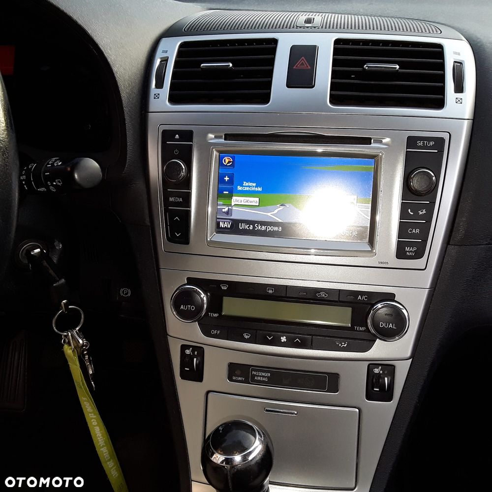 Toyota Avensis 2.0 D-4D Executive - 34