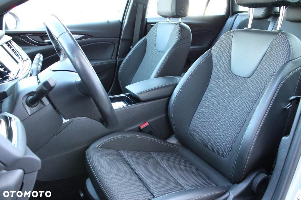 Opel Insignia - 9