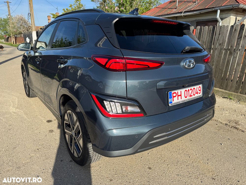 Hyundai KONA - 11