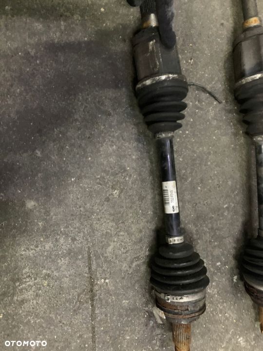 PÓŁOŚ PRAWA PRZEDNIA 7524046 BMW E83 X3 - 3
