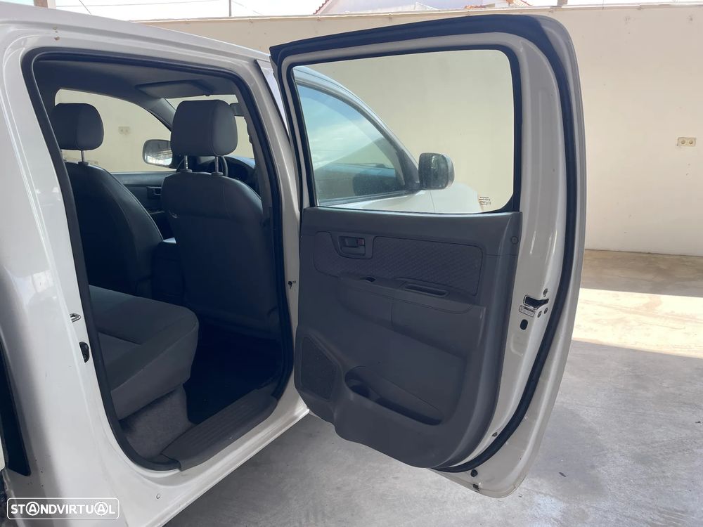 Toyota HILUX 2.4 D 2WD CD - 17