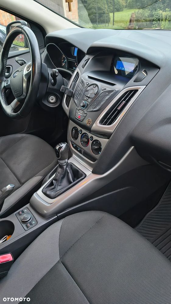 Ford Focus 1.6 Trend - 17