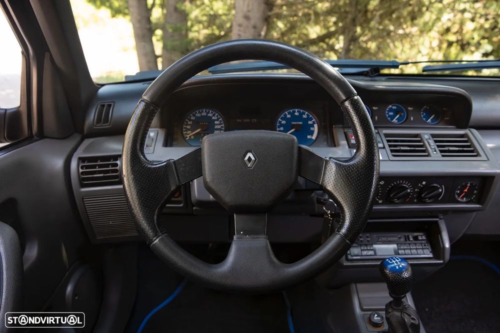 Renault Clio 2.0 Williams - 36