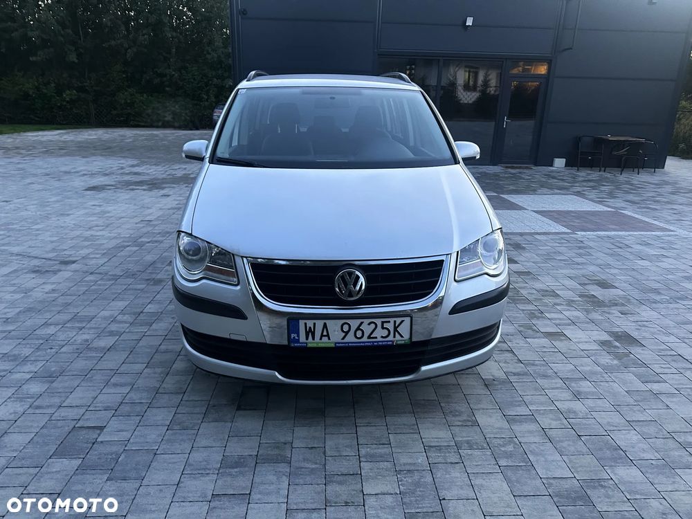 Volkswagen Touran - 8