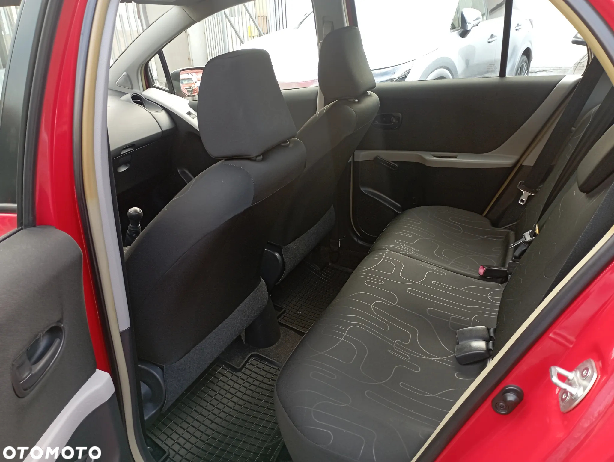 Toyota Yaris 1.0 Terra A/C - 11