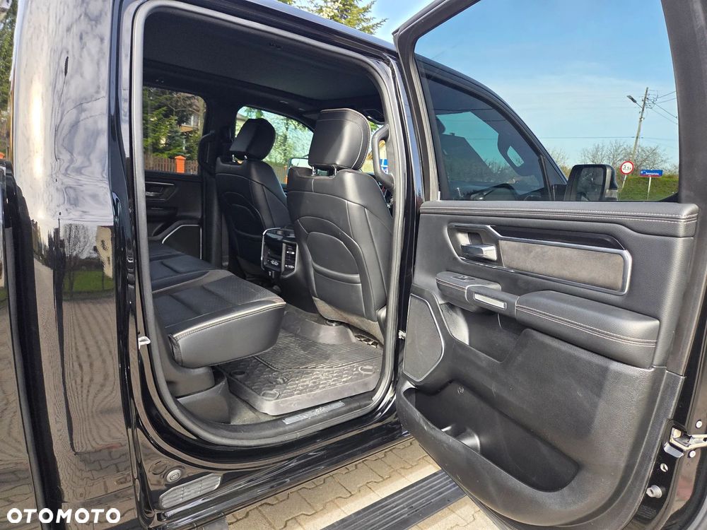 RAM 1500 5.7 Crew Cab Longbed Laramie Black - 14