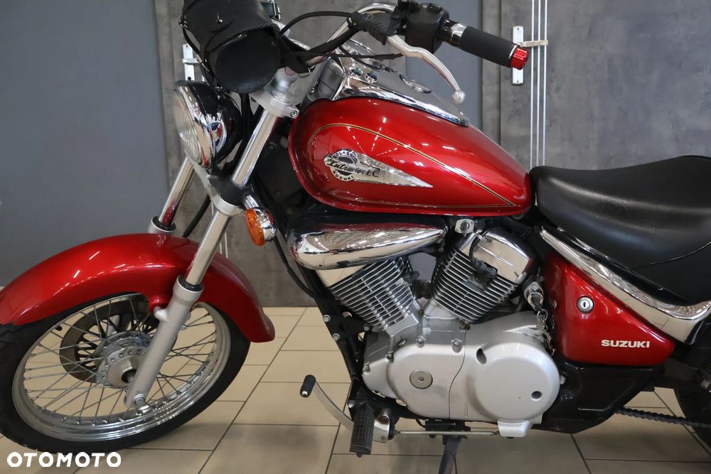 Suzuki Intruder - 13