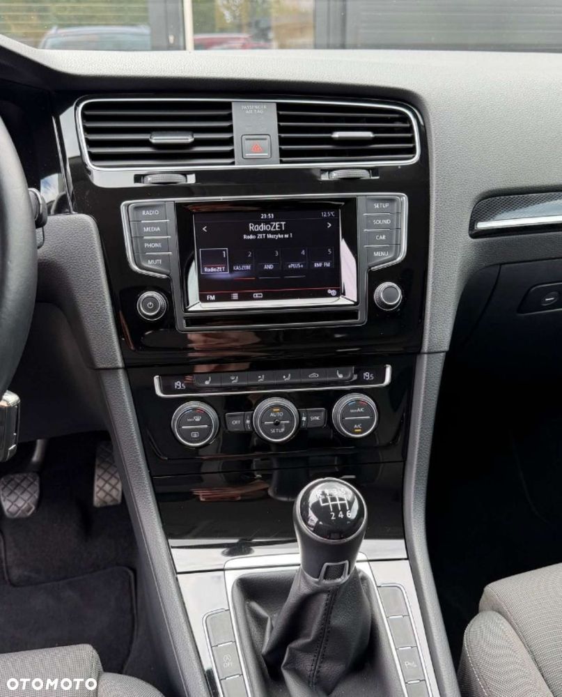 Volkswagen Golf - 16