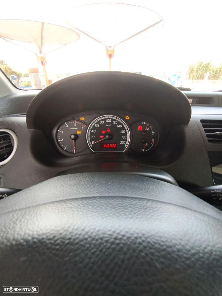Suzuki Swift 1.3 DDiS GL - 8