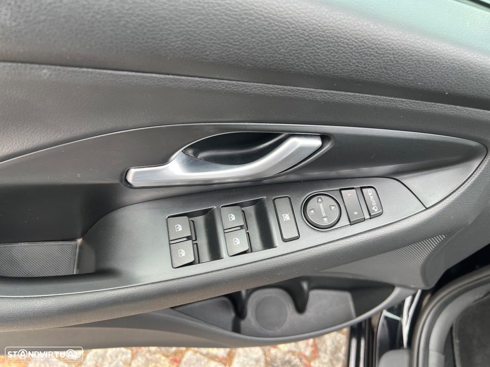 Hyundai i30 SW 1.6 CRDi Style Plus - 19