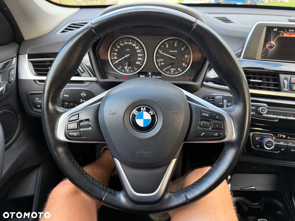 BMW X1 xDrive18d Sport Line - 18