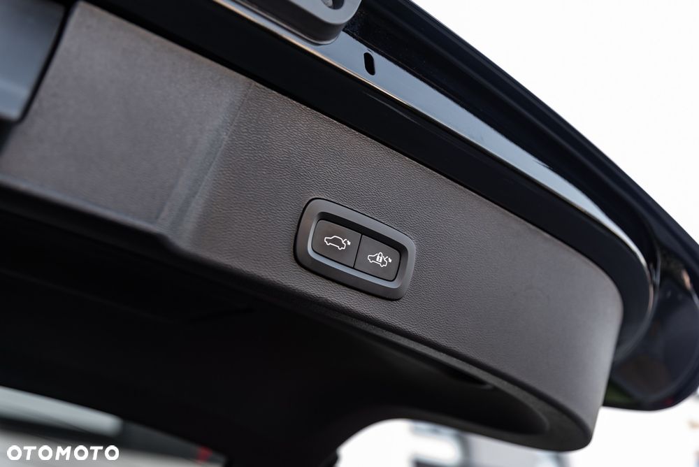 Volvo XC 40 B3 B DKG Plus Bright - 18