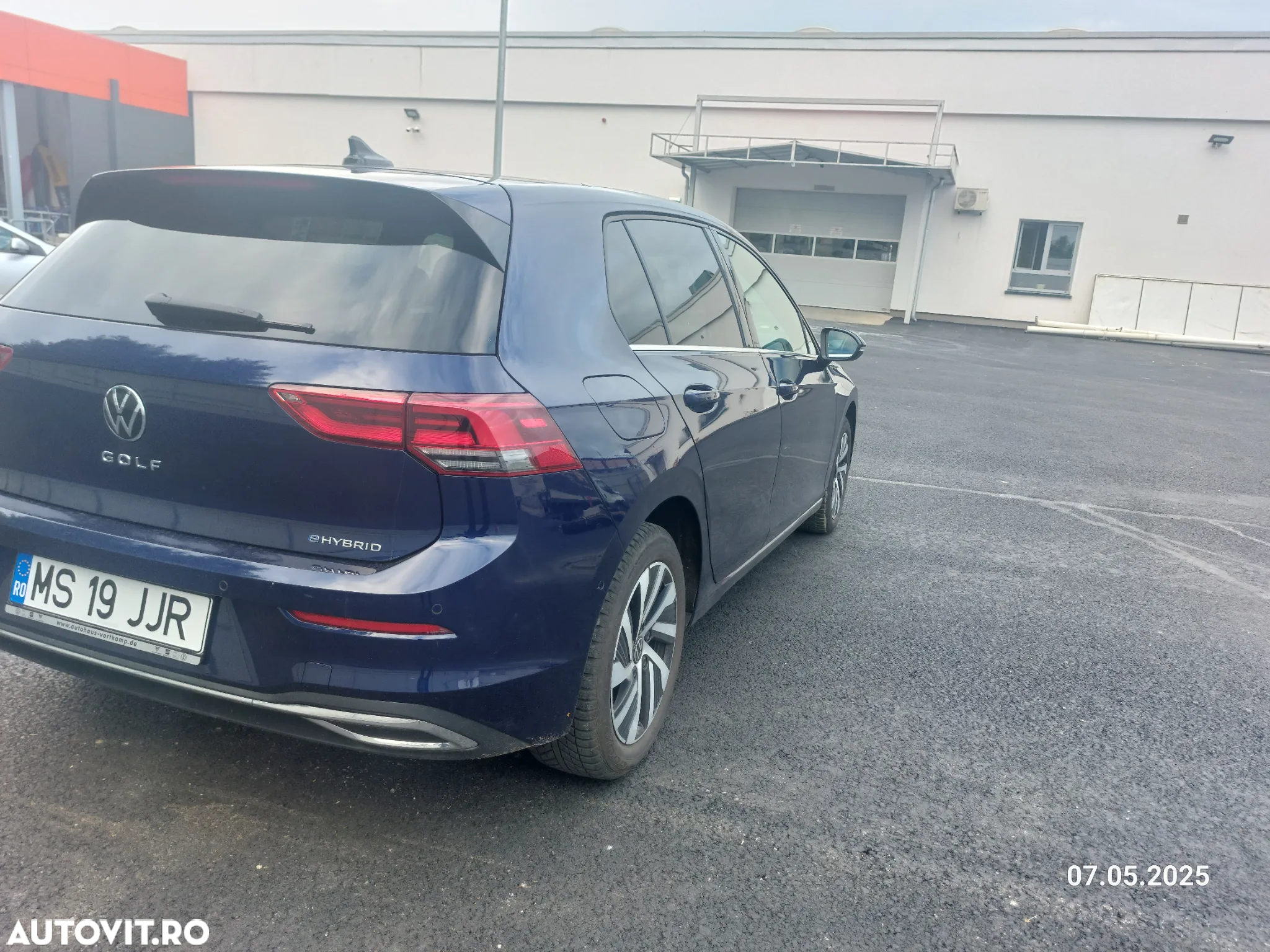 Volkswagen Golf - 6