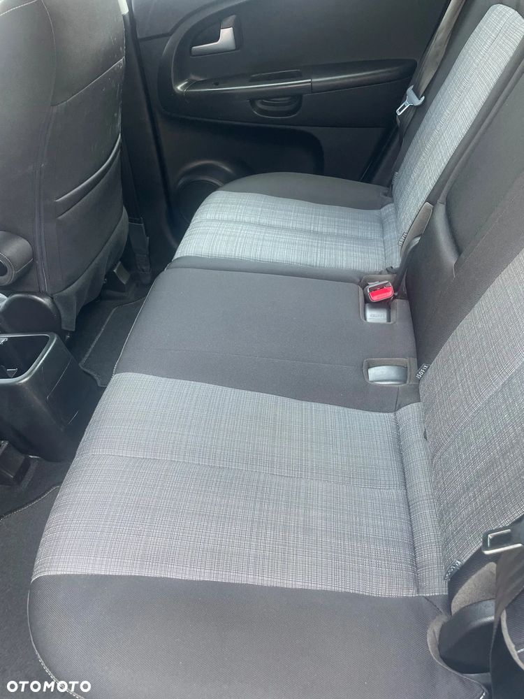 Kia Venga - 12