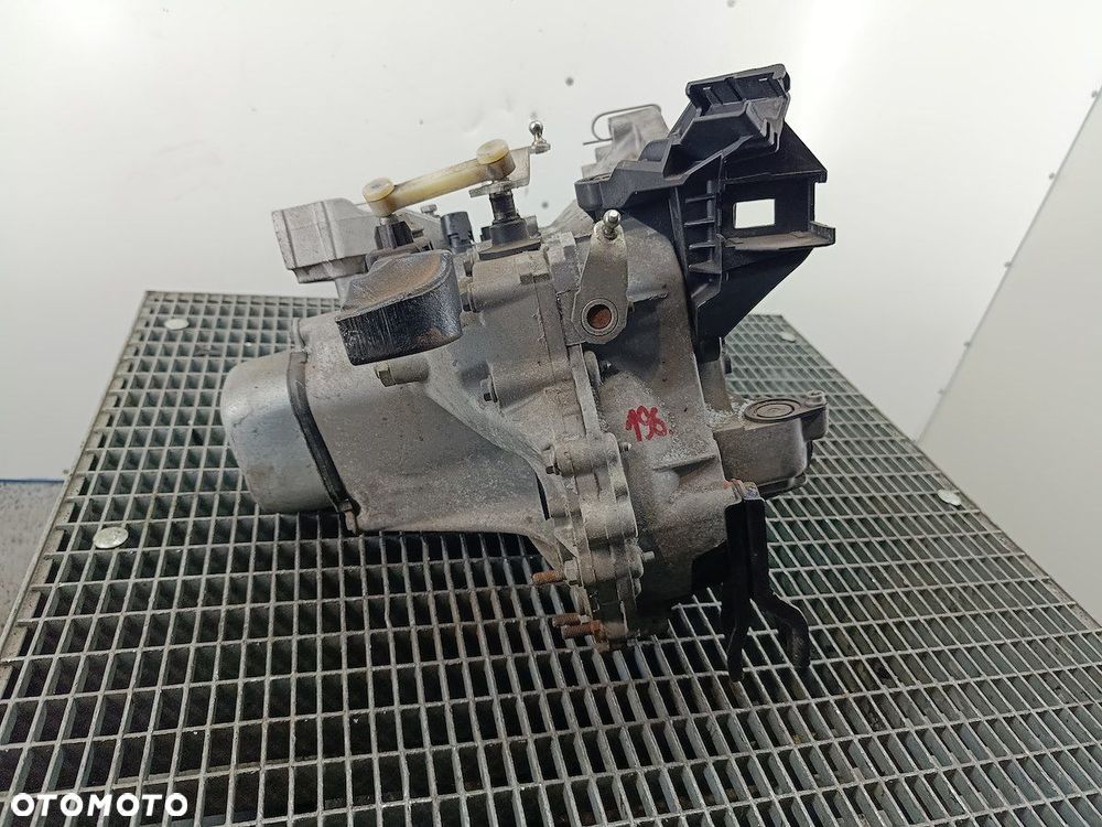 SKRZYNIA BIEGÓW MANUALNA 5 PEUGEOT 208 I 20CR14 1.2 VTI - 4