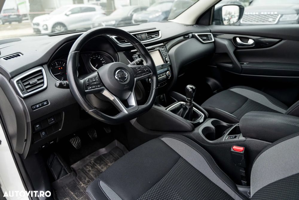 Nissan Qashqai 1.6 DCI Xtronic N-Connecta - 6