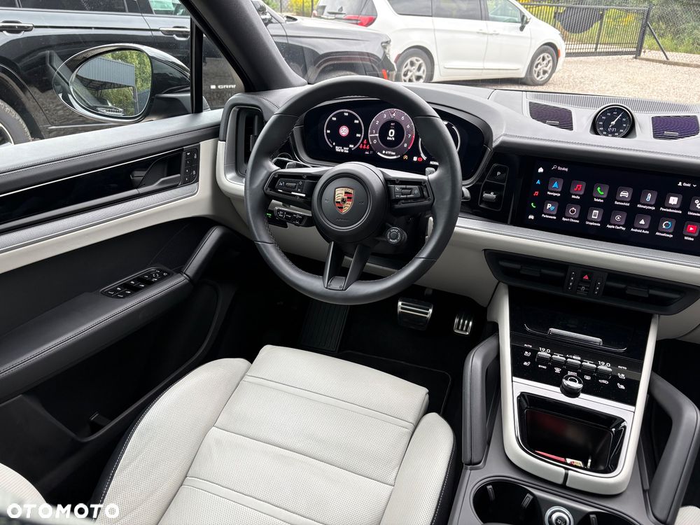 Porsche Cayenne - 29