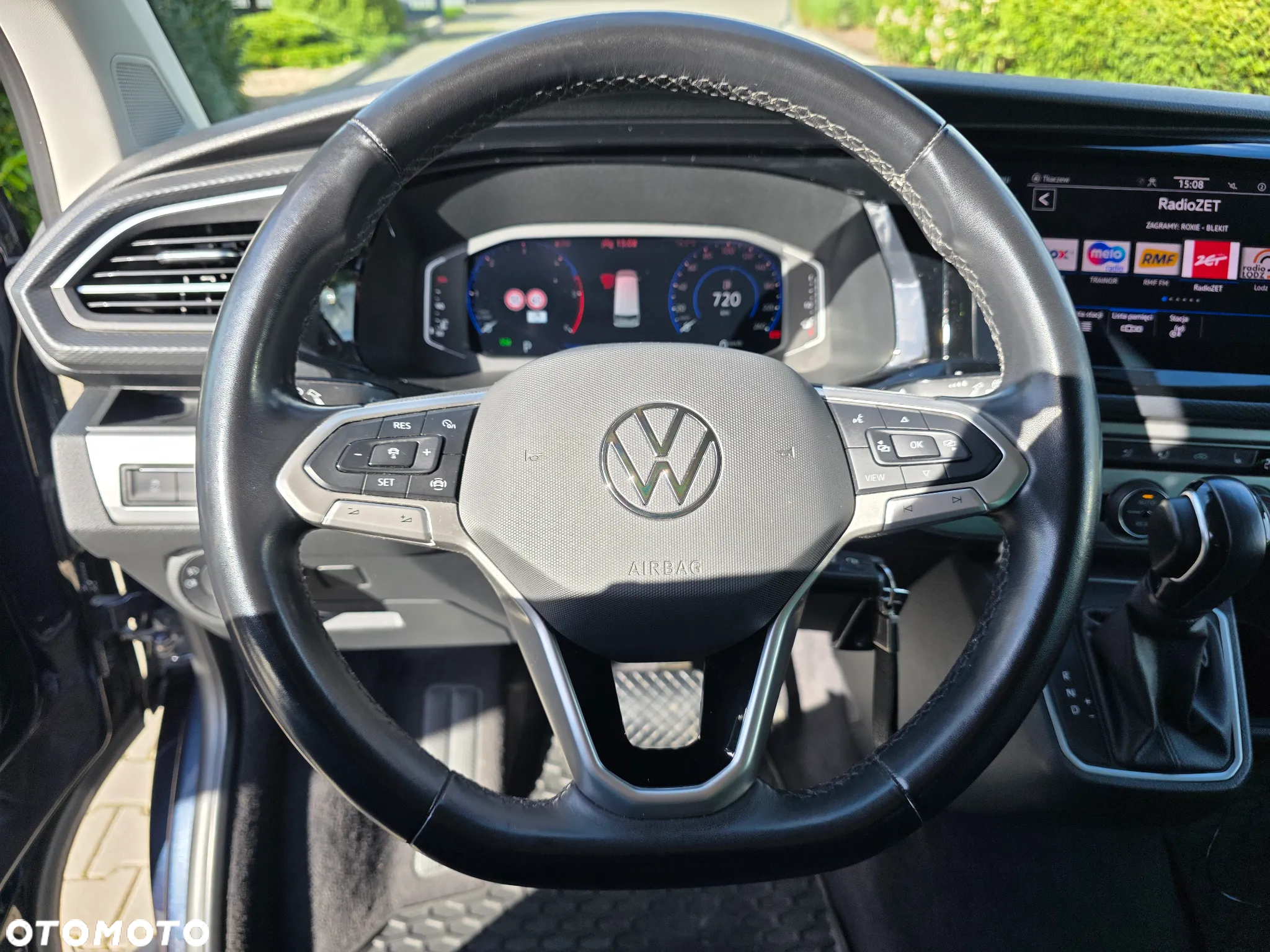 Volkswagen Multivan - 24