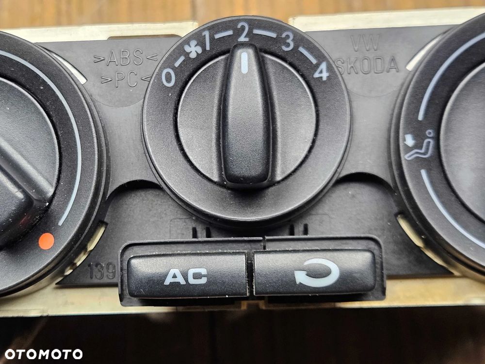 Klimatronik Panel 1J0820045 E Sterowania Pokretło Nawiewu Klimatyzacji Skoda Octavia I 1 VW Golf IV 4 - 4