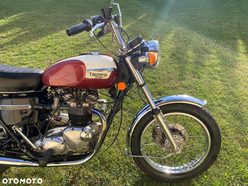 Triumph Bonneville - 2