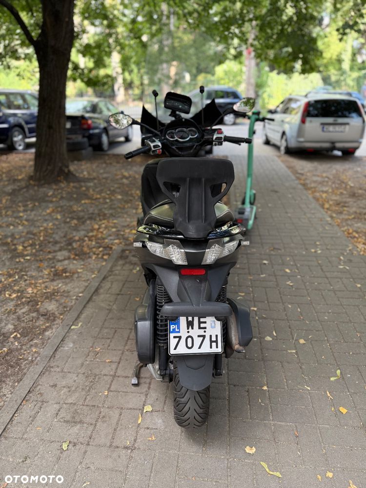 Piaggio MP-3 - 3