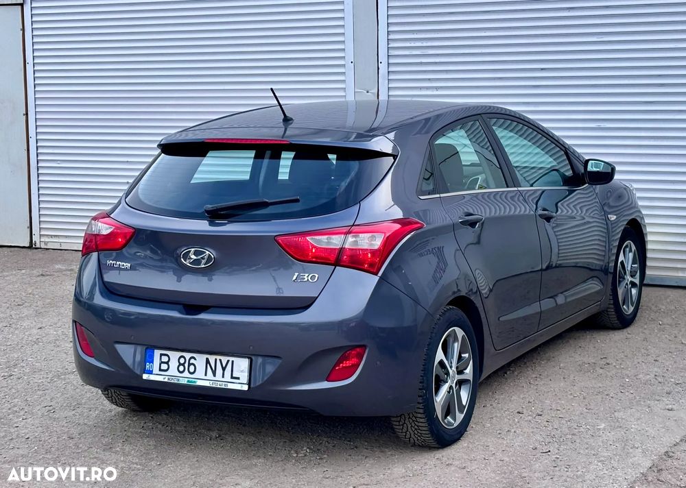 Hyundai i30 blue 1.4 Trend - 13