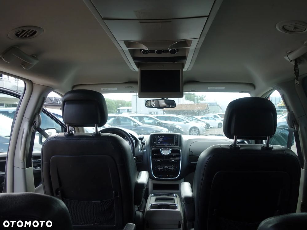 Chrysler Town & Country 3.6 Limited - 7