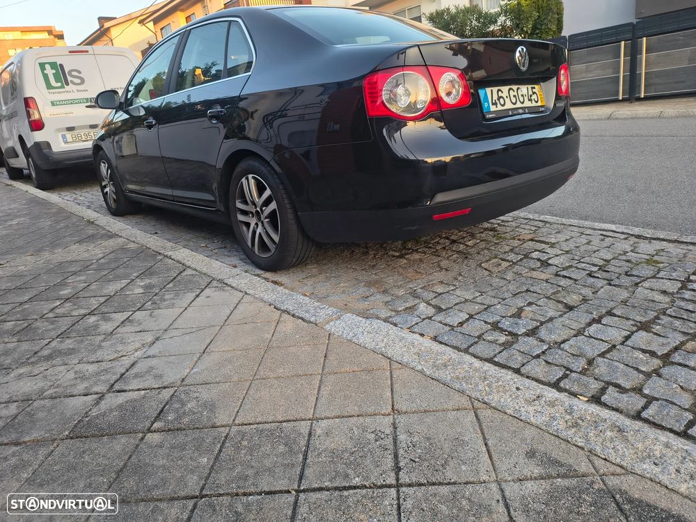 VW Jetta 1.9 TDi BlueM. Confortline - 2