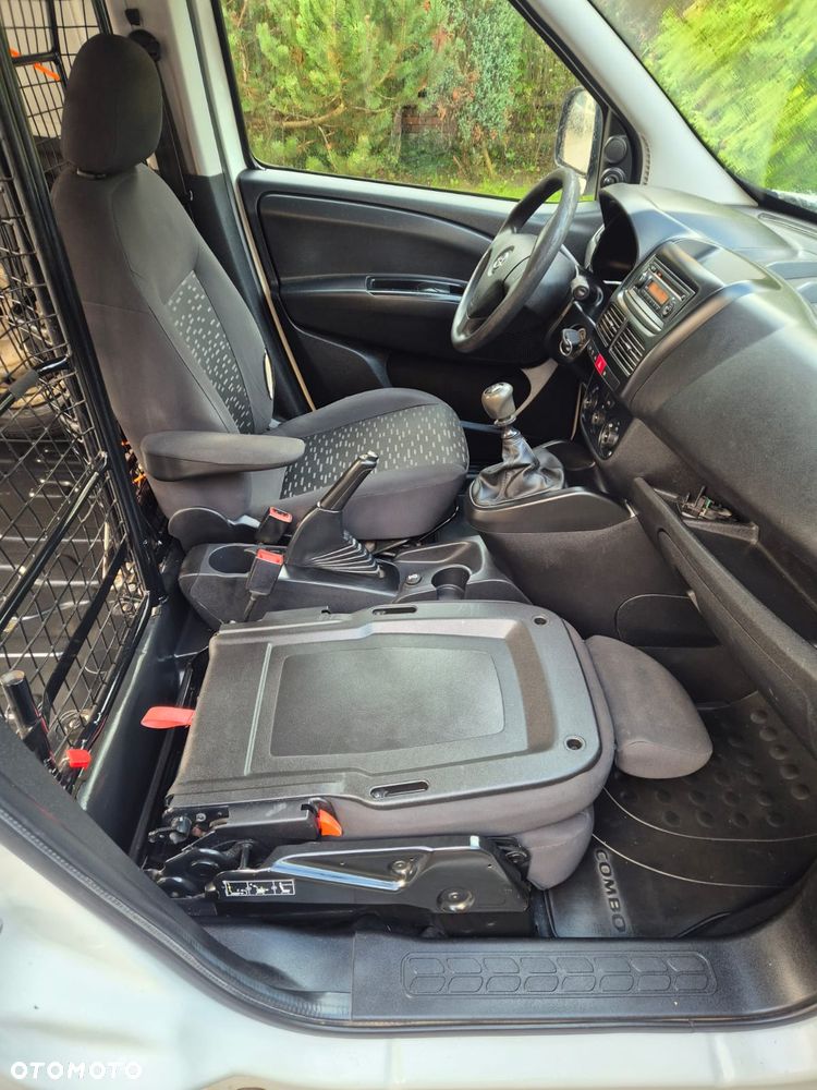 Opel Combo - 25