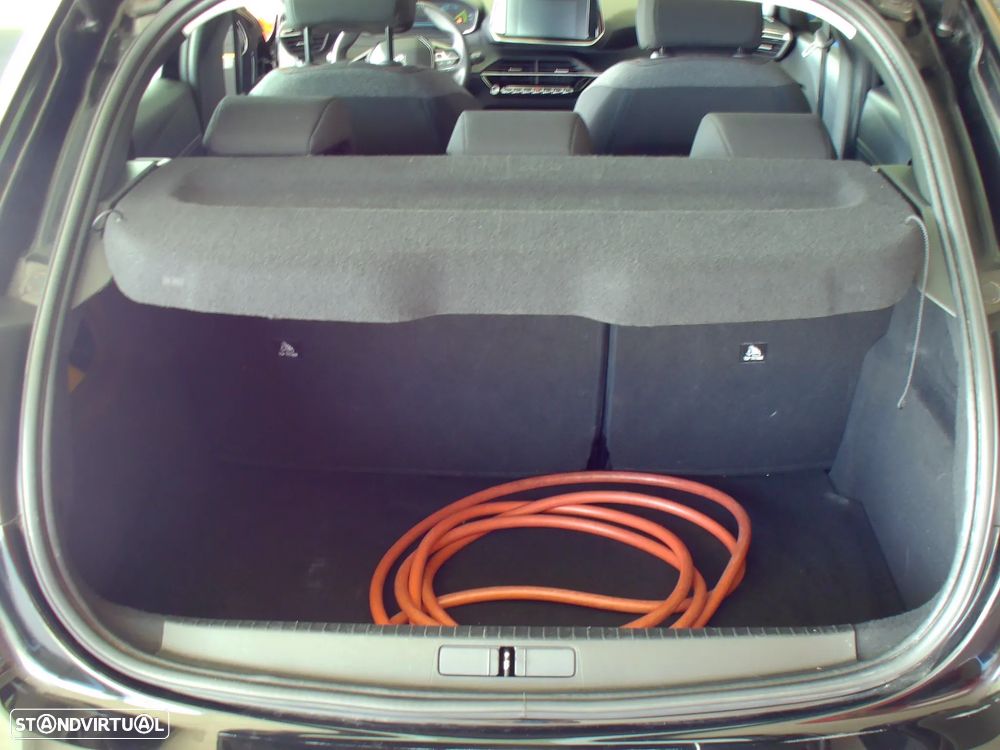 Peugeot e-208 - 9