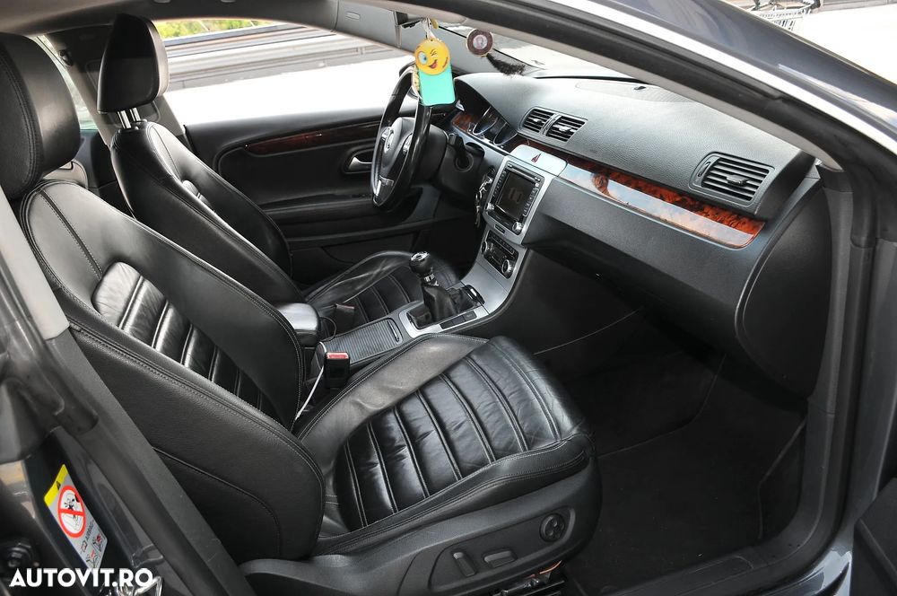 Volkswagen Passat CC - 11