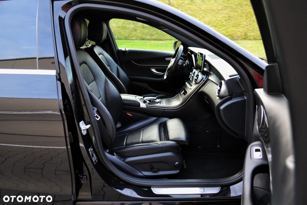 Mercedes-Benz Klasa C 200 4-Matic 9G-TRONIC - 11