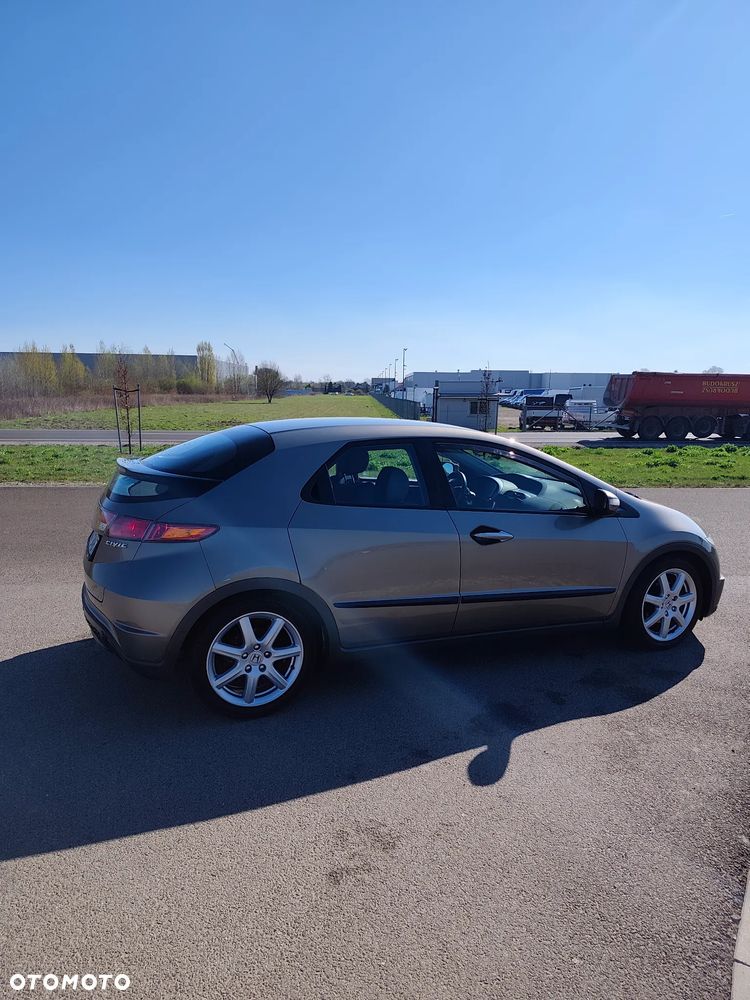 Honda Civic 1.8 Comfort - 17