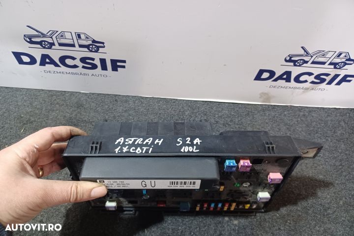 Panou sigurante si relee 13206748 Opel Astra H [2004 - 2007] wagon 1. - 2